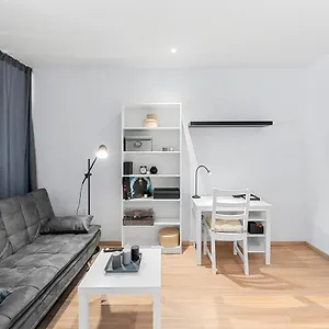 Vibestudio 301 - Central - Ac - Near Parking Apartament