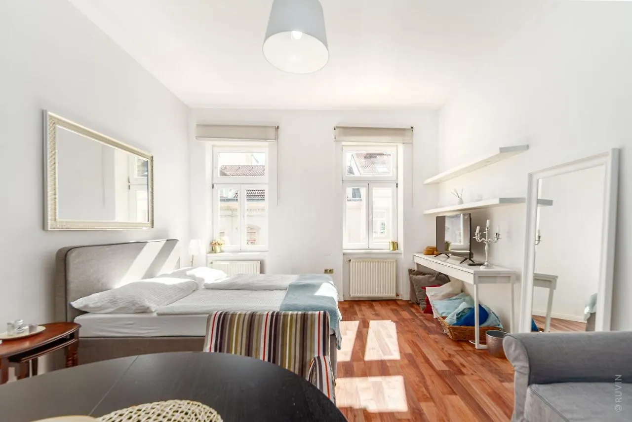 ⍟Luxurious And Bright⍟ 5 Min Walk To City Center Apartment Vienna
