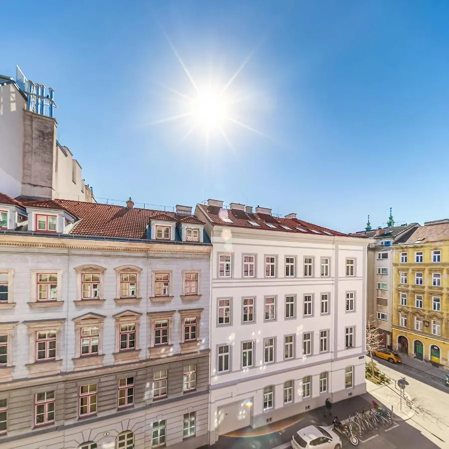⍟Luxurious And Bright⍟ 5 Min Walk To City Center Apartment Vienna