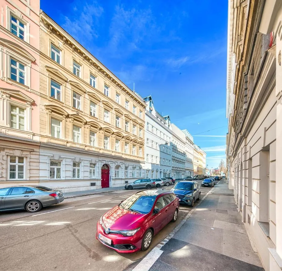 ⍟Luxurious And Bright⍟ 5 Min Walk To City Center Apartment Vienna